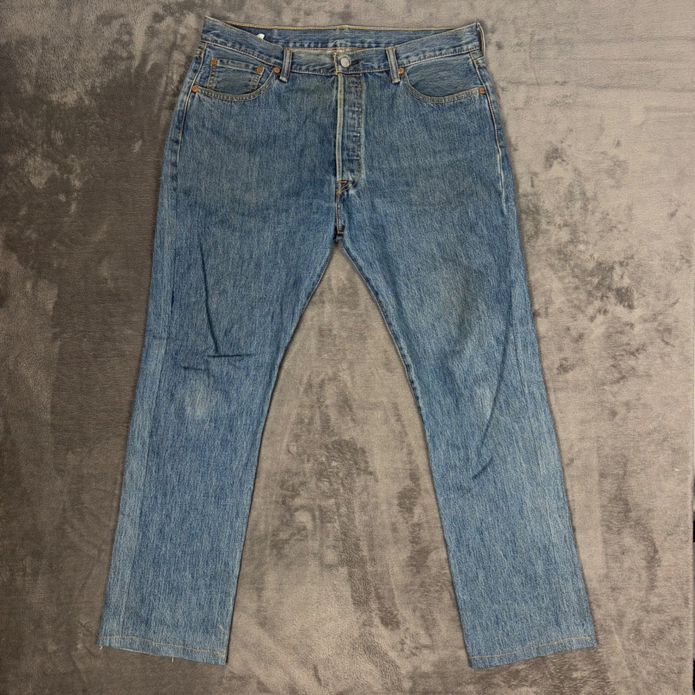 Levi's Jeans Men 37x30 Blue 501 Original Fit Straight Leg Button Fly Denim